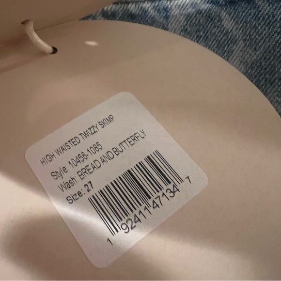 New MOTHER Butterfly Straight Jeans - Picture 13 of 13